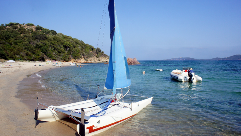 Catamaran semi-rigide : quels sont ses avantages ?