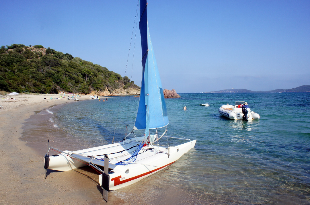 Catamaran semi-rigide : quels sont ses avantages ?